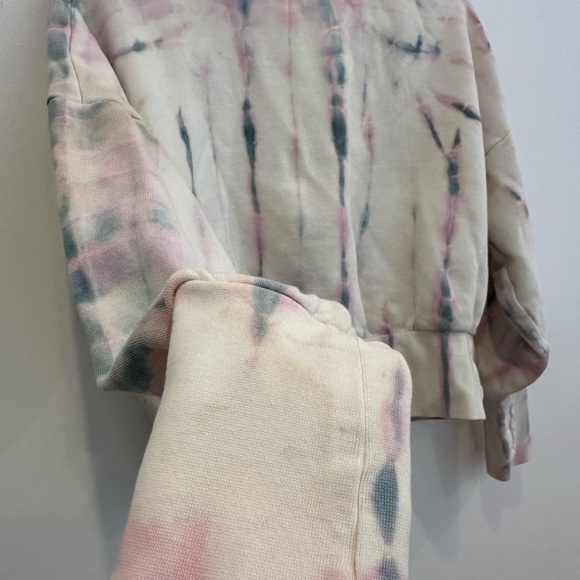 Old Navy Tie-Dye Cropped Crew-Neck Sweatshirt - Picture 7 of 7